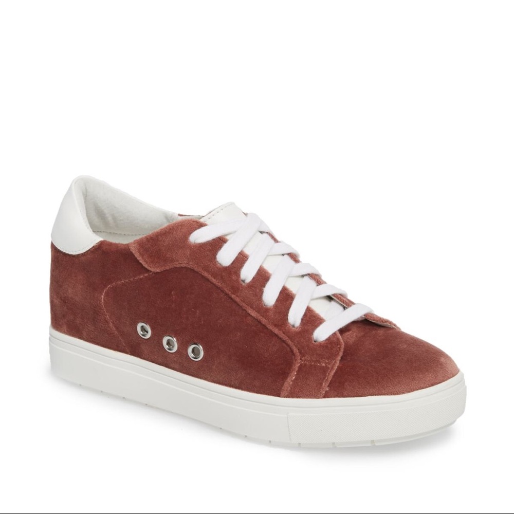 Steve Madden sneaker size 8